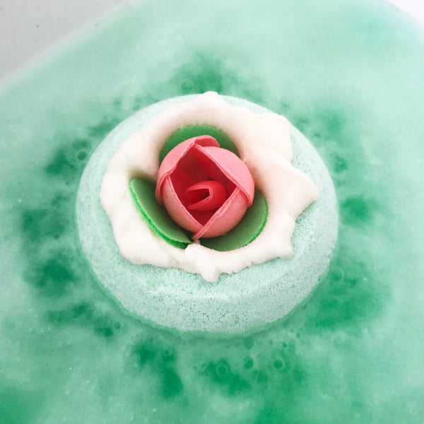 bomb cosmetics Vintage Rosehip Blaster