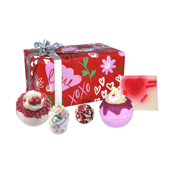 bomb cosmetics XOXO Gift Pack