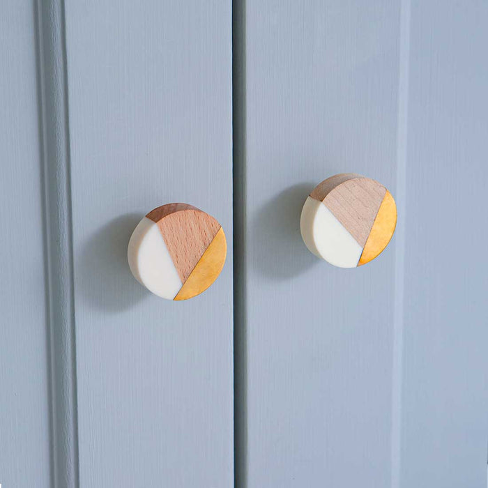 bombay duck Mixed Media Knob Round