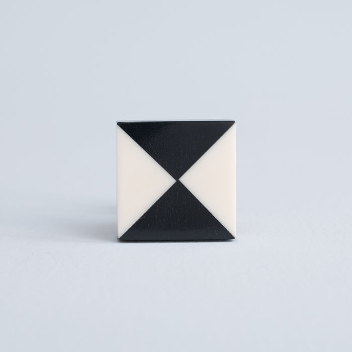 Bombay Duck Square Knob White/Black Triangles