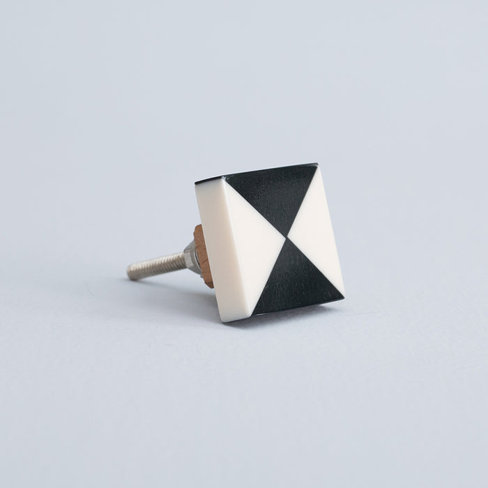 Bombay Duck Square Knob White/Black Triangles