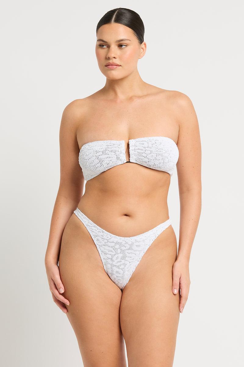 Bond Eye Scene Brief – Bond-eye Swim