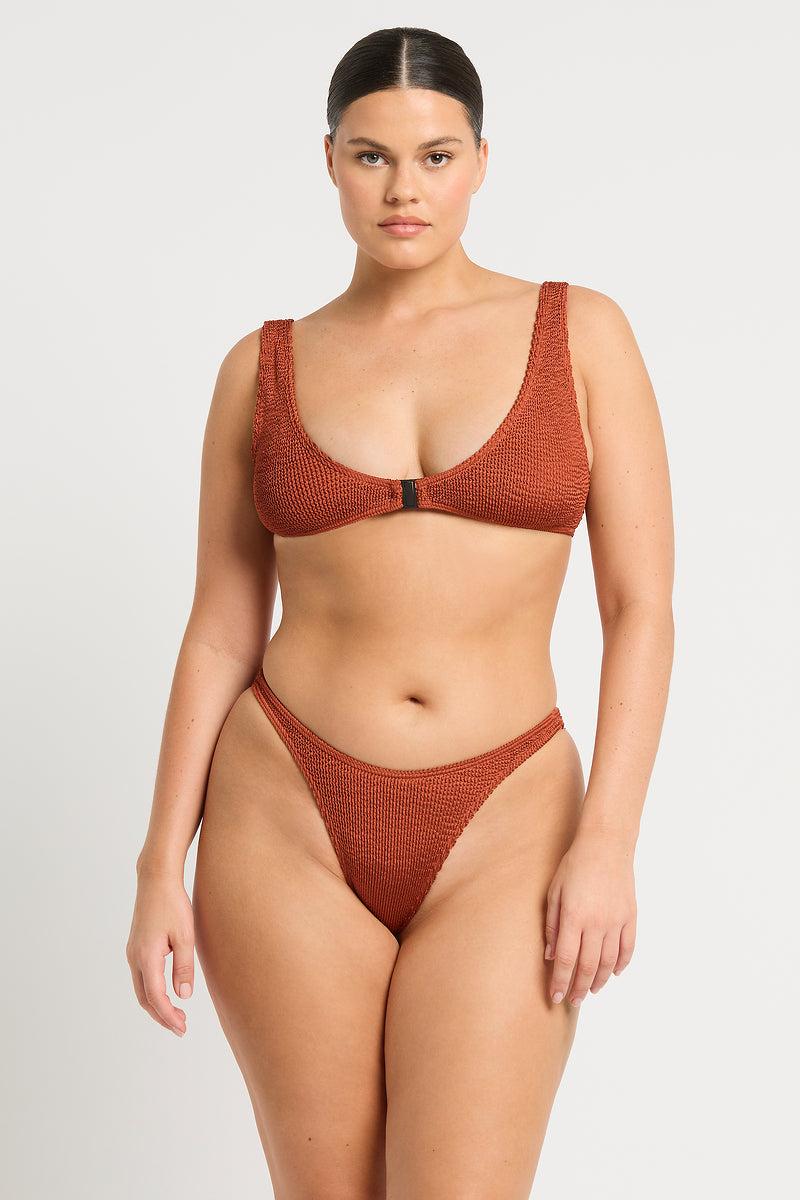 Bond Eye Scene Brief – Bond-eye Swim