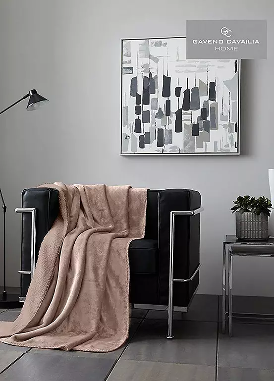 bonprix Gaveno Cavailia Flannel Sherpa Throw