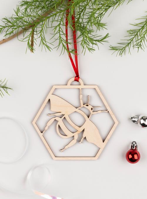 boodle Bee Christmas Wreath