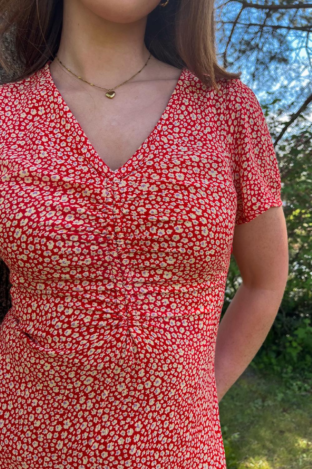 Born Ancona V-Neck Risk Red Floral Dress