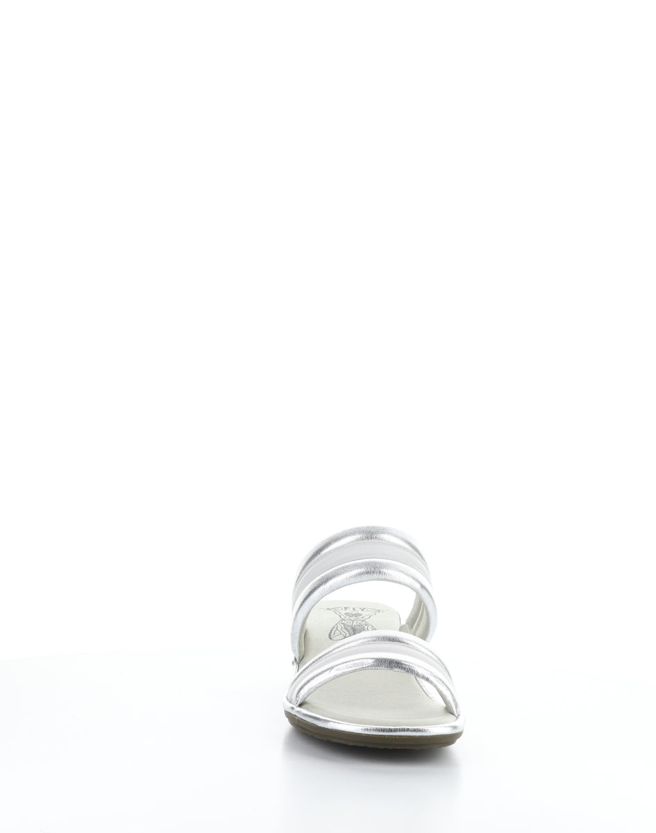 Bos. & Co. EITY580FLY 000 SILVER/WHITE Slip-on Sandals