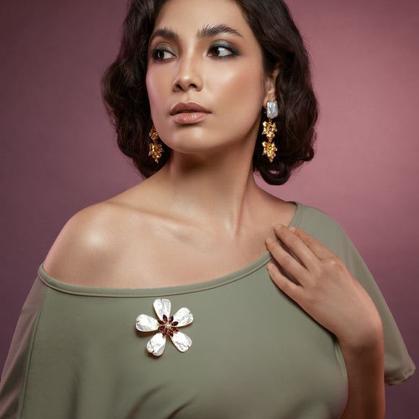 Bounkit Daisy Brooch/Pendant