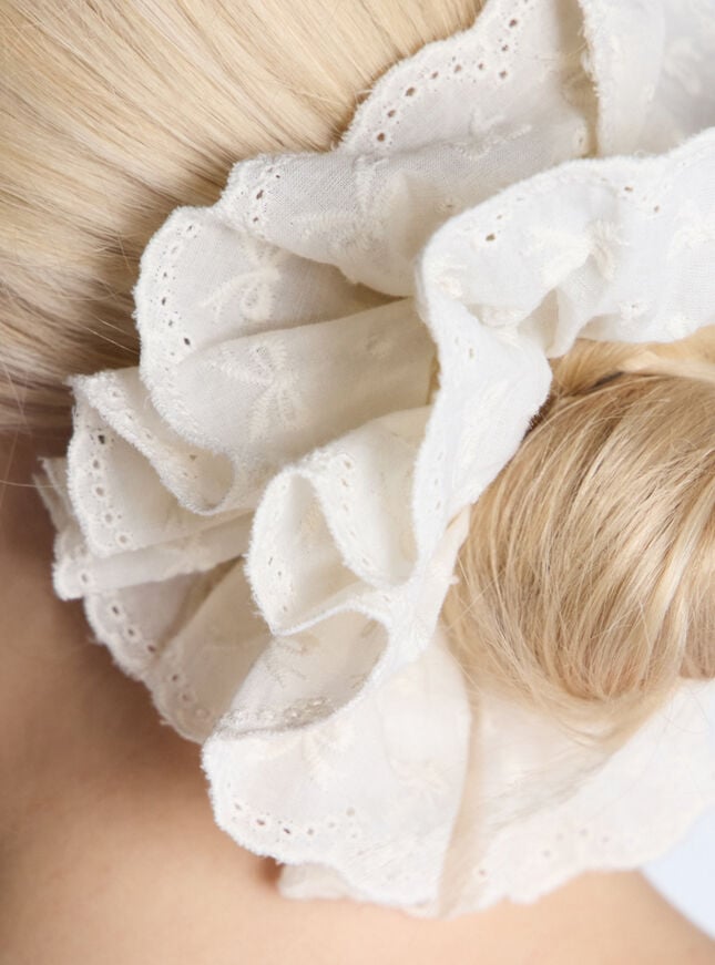 boux avenue 2 pack broderie oversized hair scrunchies - Ivory Mix