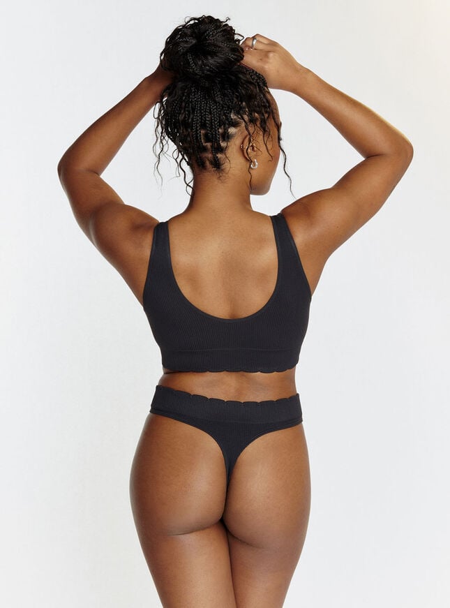 Boux Avenue Ribbed Seamless Scallop Thong - Black