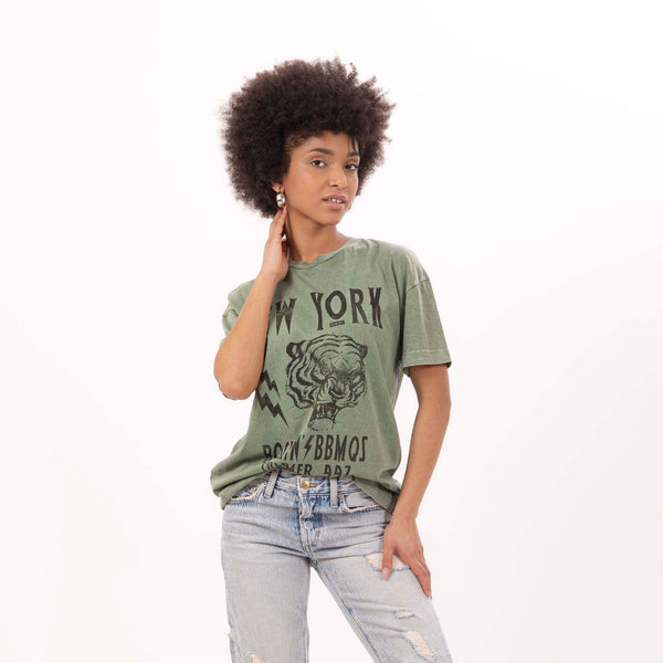 bowery nyc WOMEN'S "NEW YORK" CREWNECK BOY FIT T-SHIRT- VINTAGE JERSEY