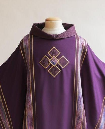 bramante 300 Series Symmetrical With Cross Purple Sample Chasuble