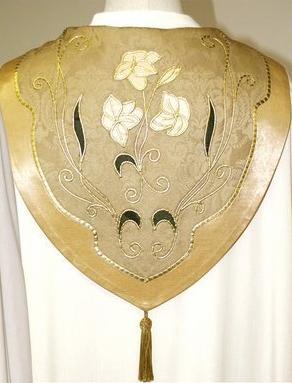 Bramante Art Nouveau Golden Lily Cope