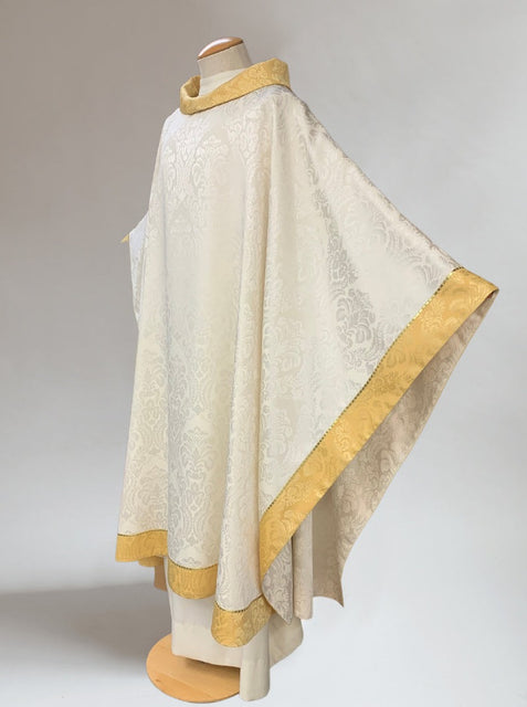 Bramante Baroque Ecru & Gold Sample Chasuble