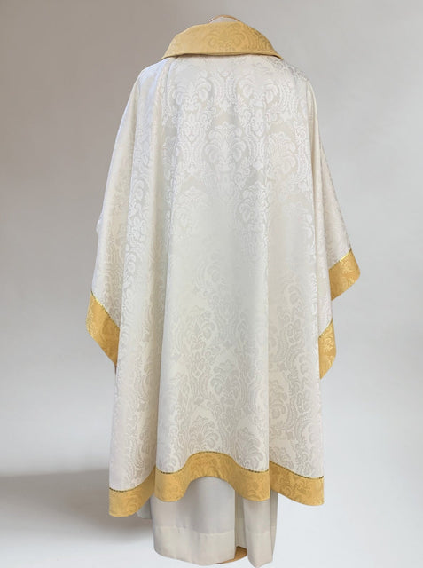 Bramante Baroque Ecru & Gold Sample Chasuble