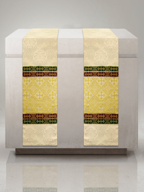 Bramante Classic Three Brocade Altar Scarves