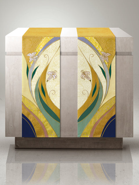 Bramante Curvilinear Lily Altar Scarves