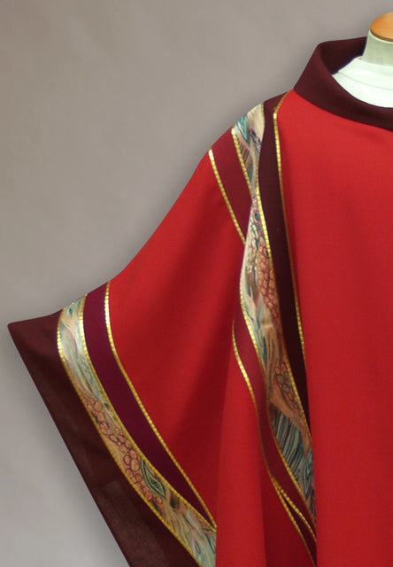 Bramante Curvilinear Red Chasuble