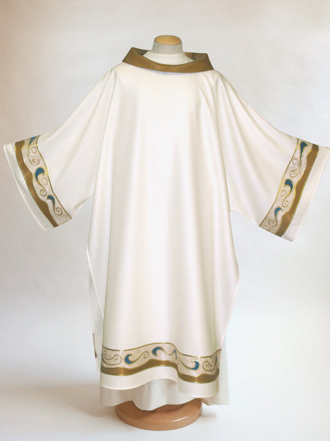 bramante Festive Art Nouveau White Dalmatic