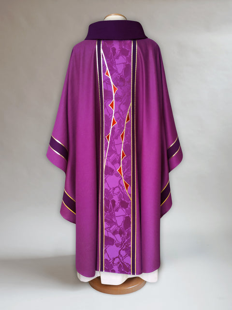Bramante Lenten Chasuble With Cross & Thorns