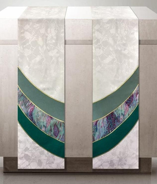 Bramante The Francis Curvilinear Bella White & Monet Green Altar Scarves