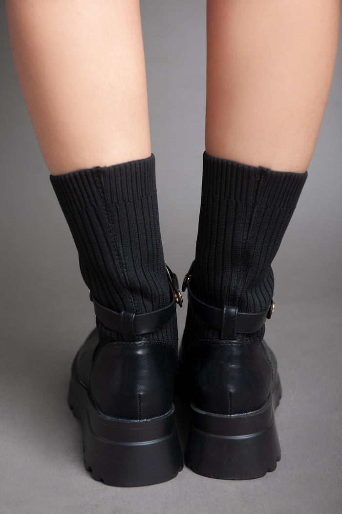 Bree Chunky Golden Chains Boot Half Boot - Black