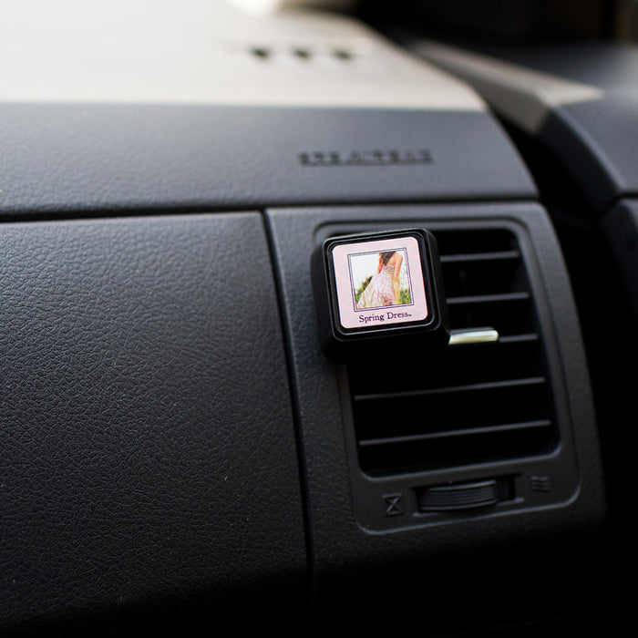 Bridgewater Candle Company Spring Dress Auto Vent Clip