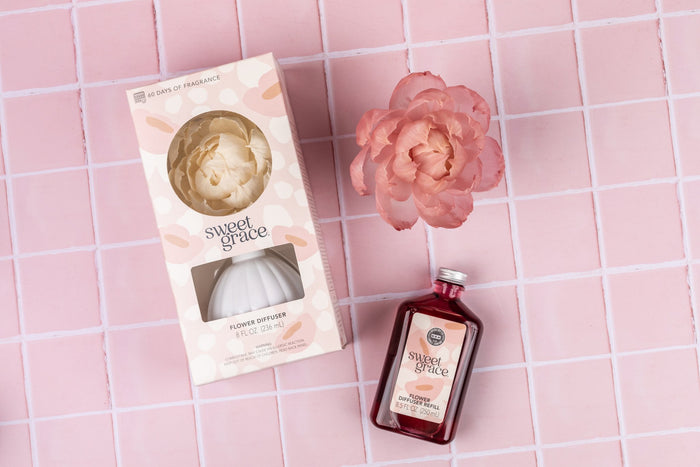 Bridgewater Candle Company Sweet Grace Flower Diffuser & Refill Bundle