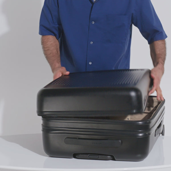 Briggs & Riley Medium Expandable Spinner