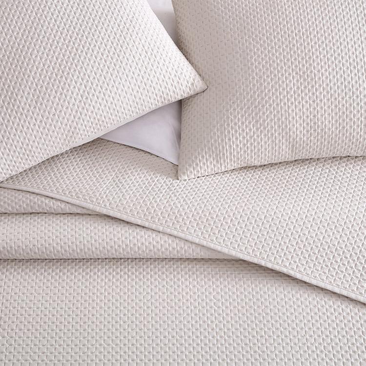 Brookstone Aspen 3 Piece Quilt Set
