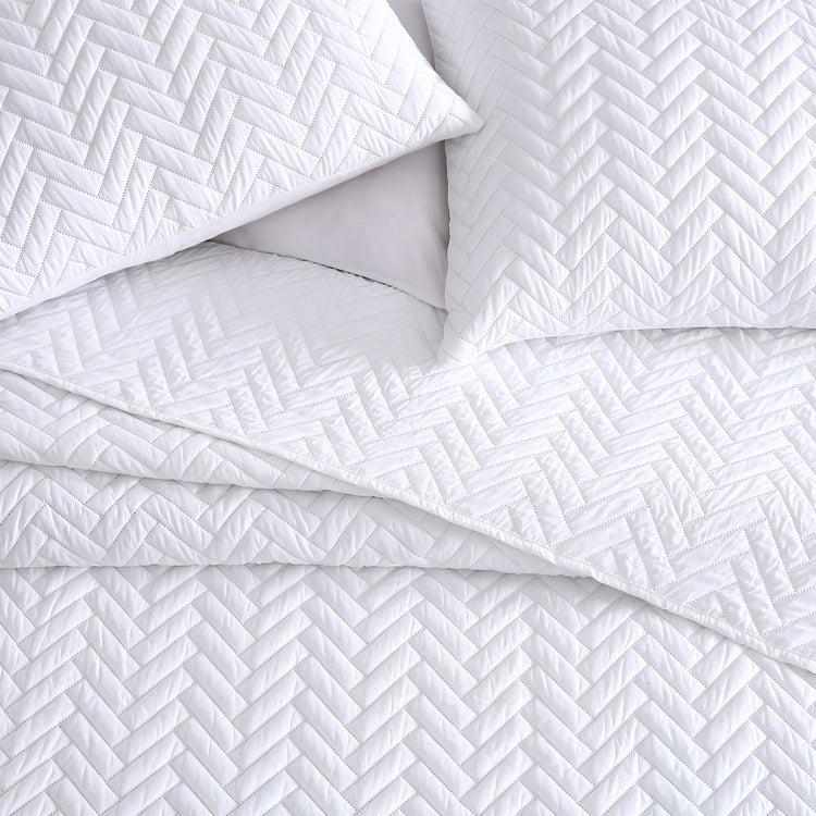 Brookstone Birch 3 Piece Quilt Set