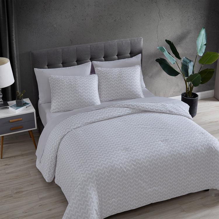 brookstone Pine 7 Piece bed in a bag Comforter Set