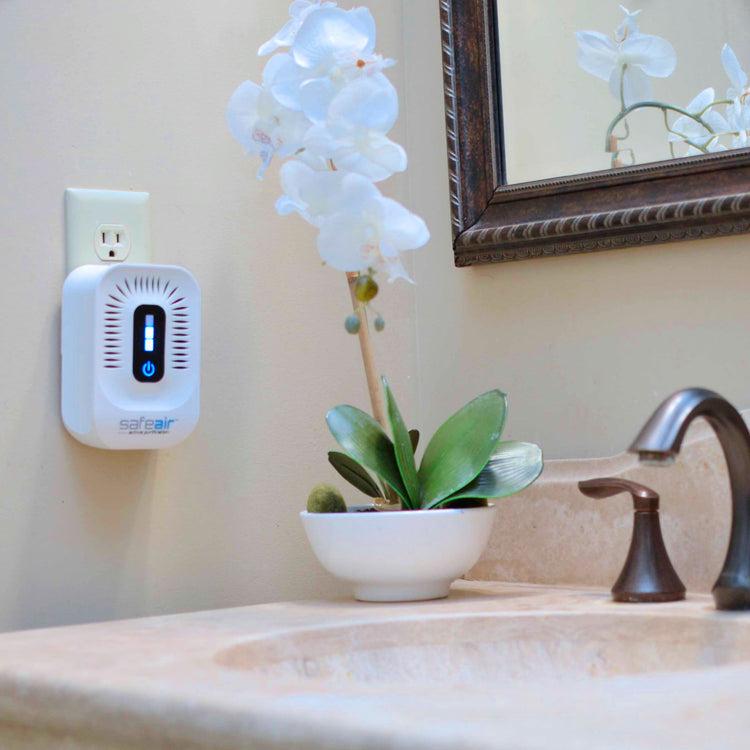 Brookstone SafeAir Mini Air Purifier