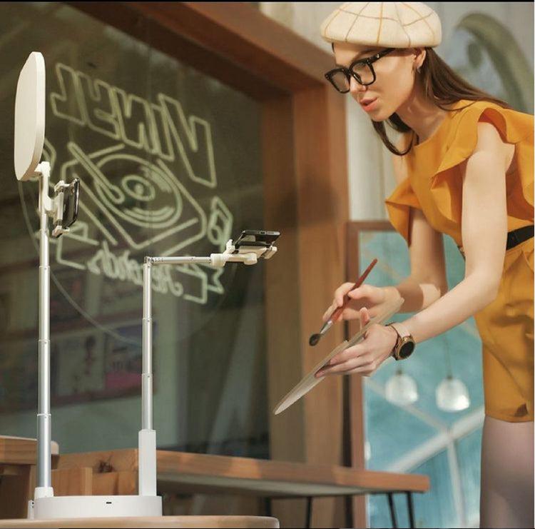 Brookstone UNIQU Lighting Kit Phone Stand 2.0