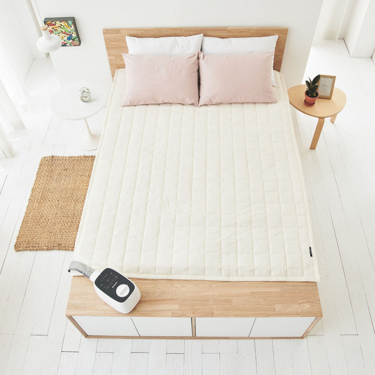 Brookstone Navien Mate EQM 350 – EMF-Free Water Heated Mattress Pad – Temperature Control – Non-Electric Bed Warmer – Eco-Friendly – Helps Soothe & Relieve Stress Muscle Soreness & Tension