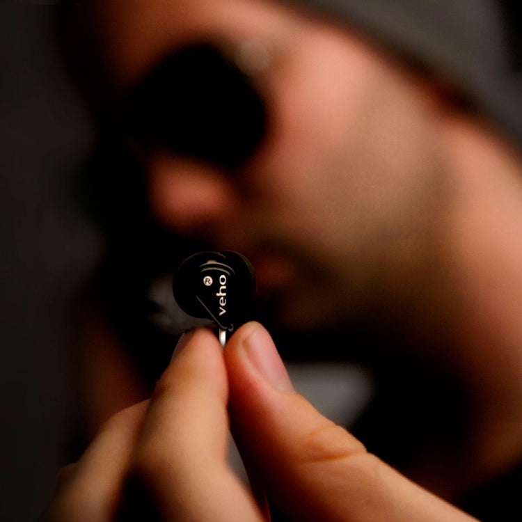 Brookstone Veho 360 Z-1 Stereo Noise Isolating Earphones With Flex 'anti' Tangle Cord System