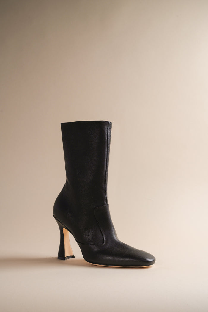 Brother Vellies Brandy Boot In Midnight