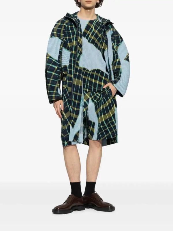 Browns Homme Plissé Issey Miyake Windswept Plaid Shorts | Browns Bermuda Shorts
