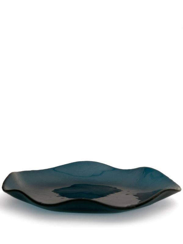 browns Sophie Lou Jacobsen Curved Edge glass plate (24cm) | Browns Plates & Bowls