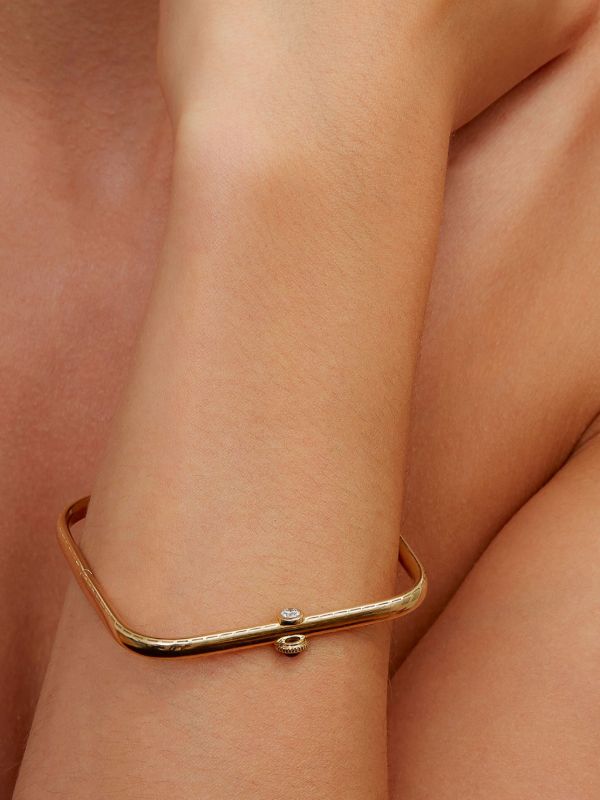 Browns Yvonne Léon 9kt Yellow Gold Jonc Gousset Diamond And Sapphire Bracelet | Browns Fine Bracelets