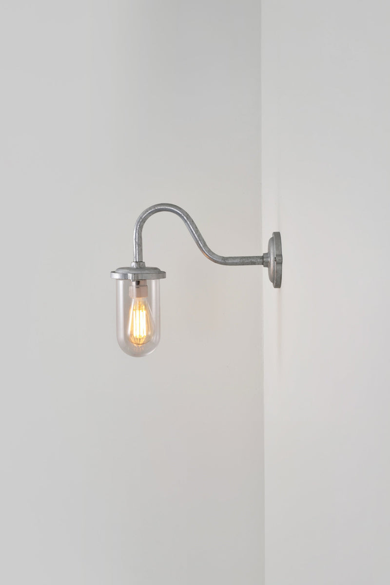Btc Bracket Light 100W Swan Neck 7672 Black / Frosted / Standard