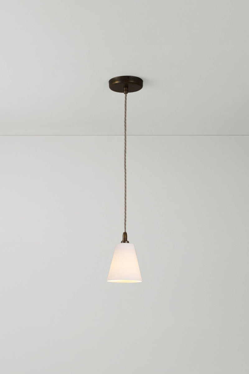 btc Antique Brass Flowerpot Pendant Natural White