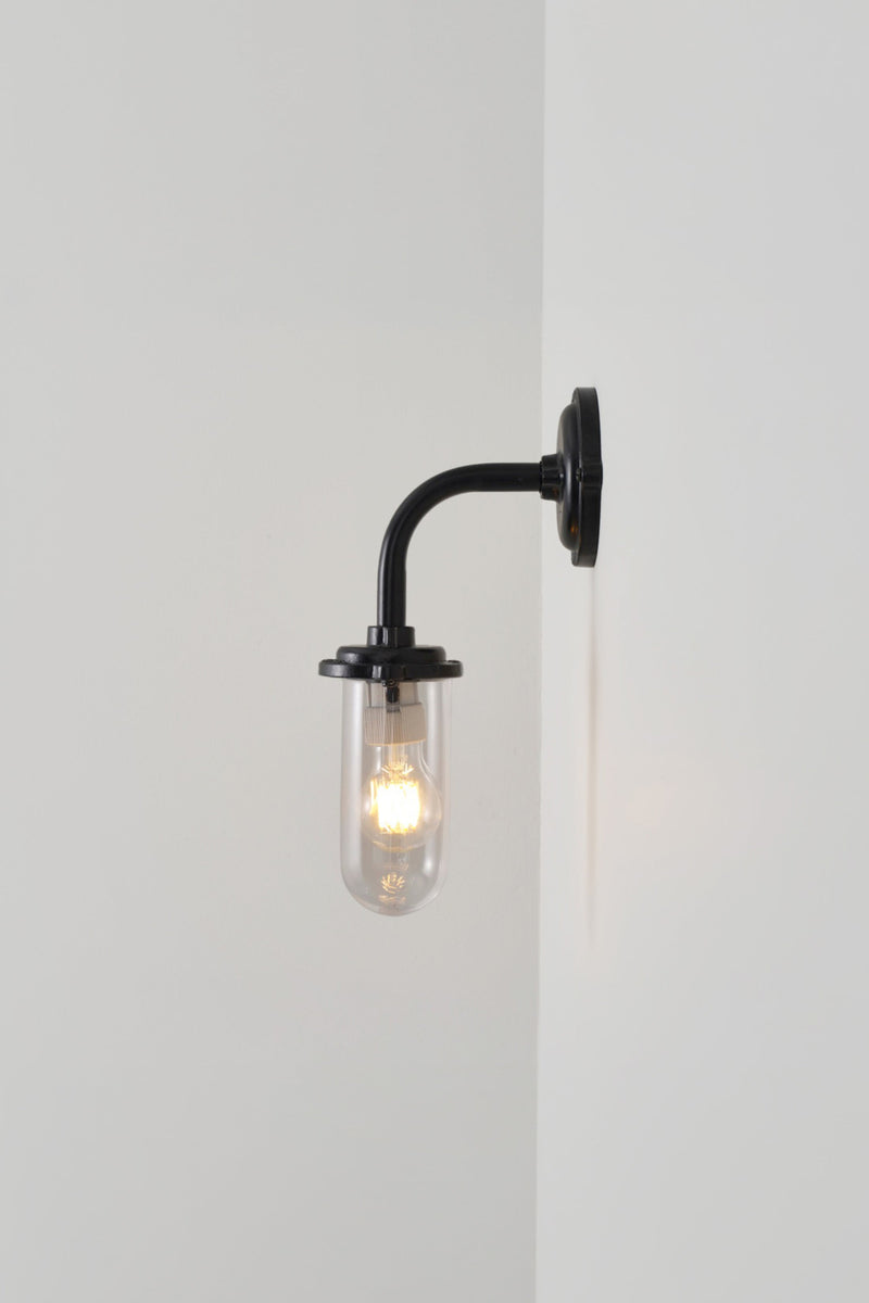 Btc Bracket Light 60W 7672 Black / Clear / Standard