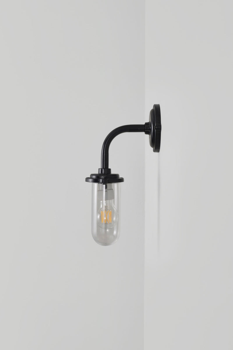 Btc Bracket Light 60W 7672 Black / Clear / Standard