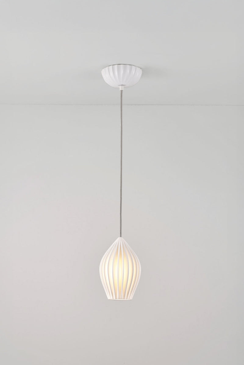 btc Fin Medium Pendant Natural White