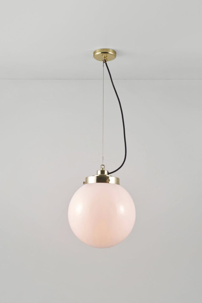 btc Medium Globe Pendant Brass / Opal