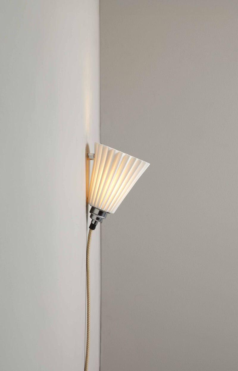 Btc Portable Pleat Medium Wall Light Natural White