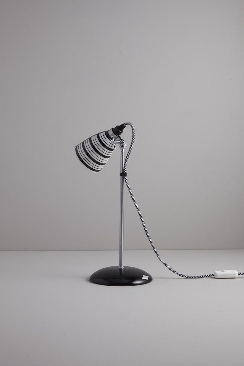 Btc Small Circle Line Table Light Black & White