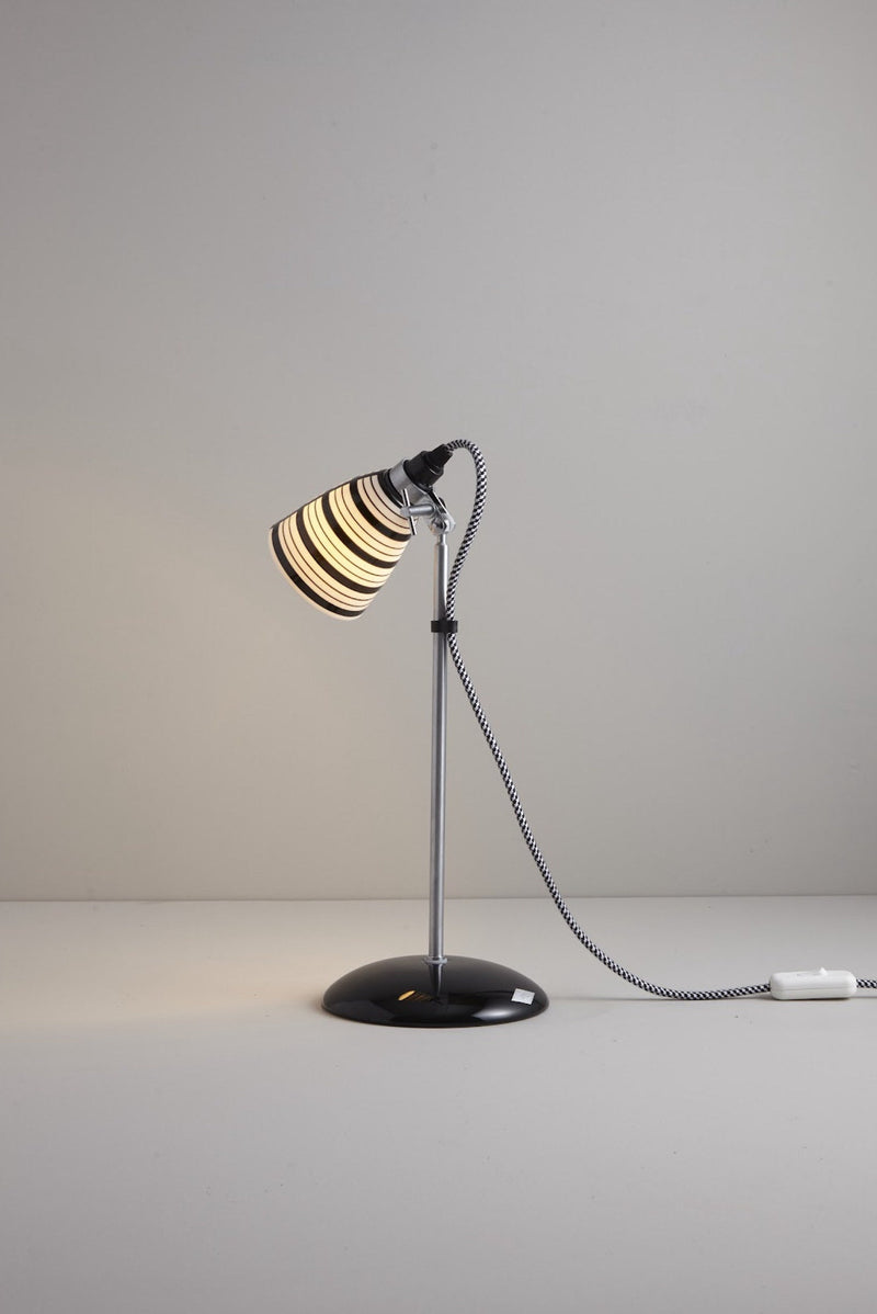 Btc Small Circle Line Table Light Black & White