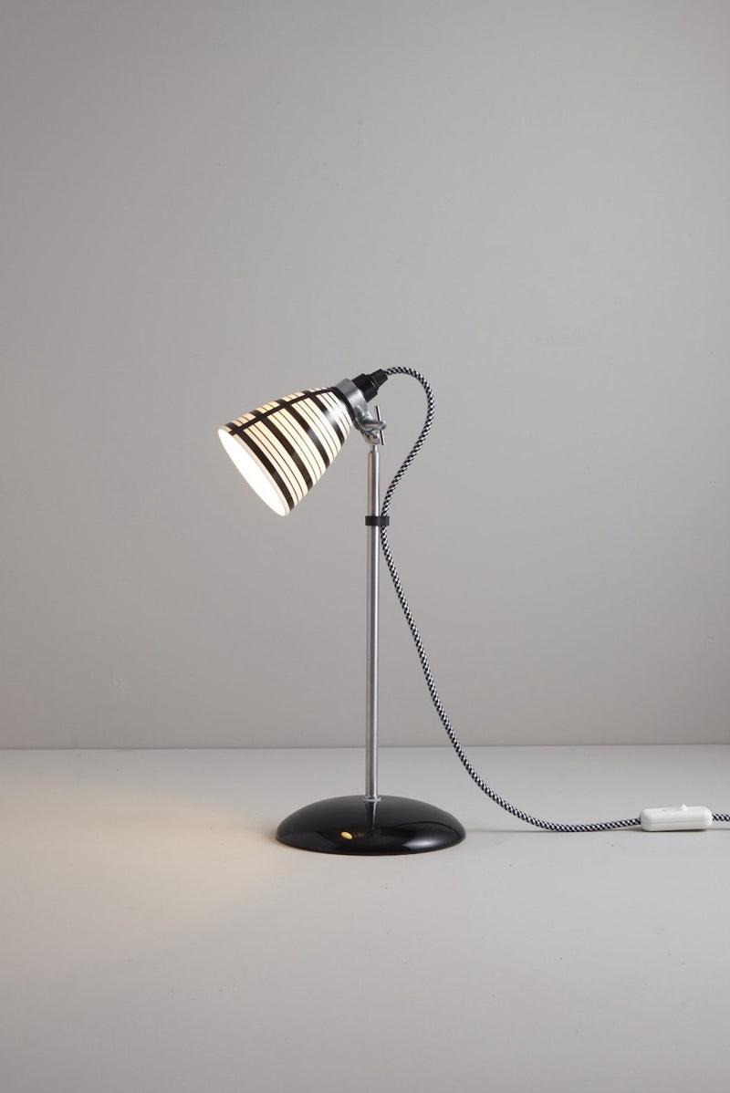 btc Small Circle Line Table Light Black & White